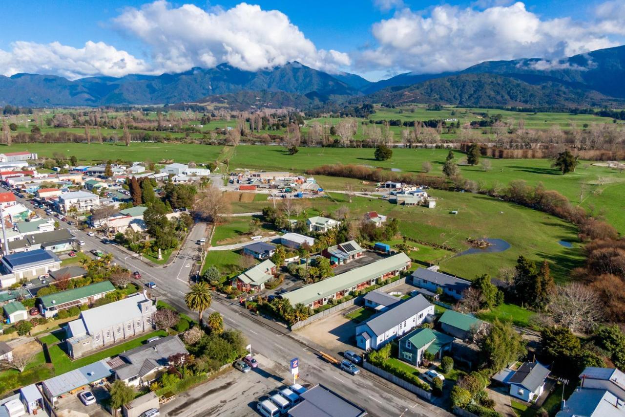 Anatoki Lodge Motel Takaka Eksteriør billede