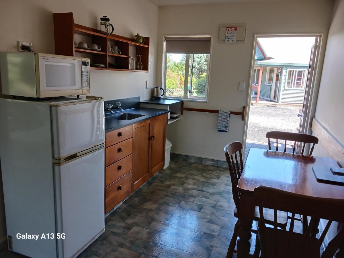 Anatoki Lodge Motel Takaka Eksteriør billede