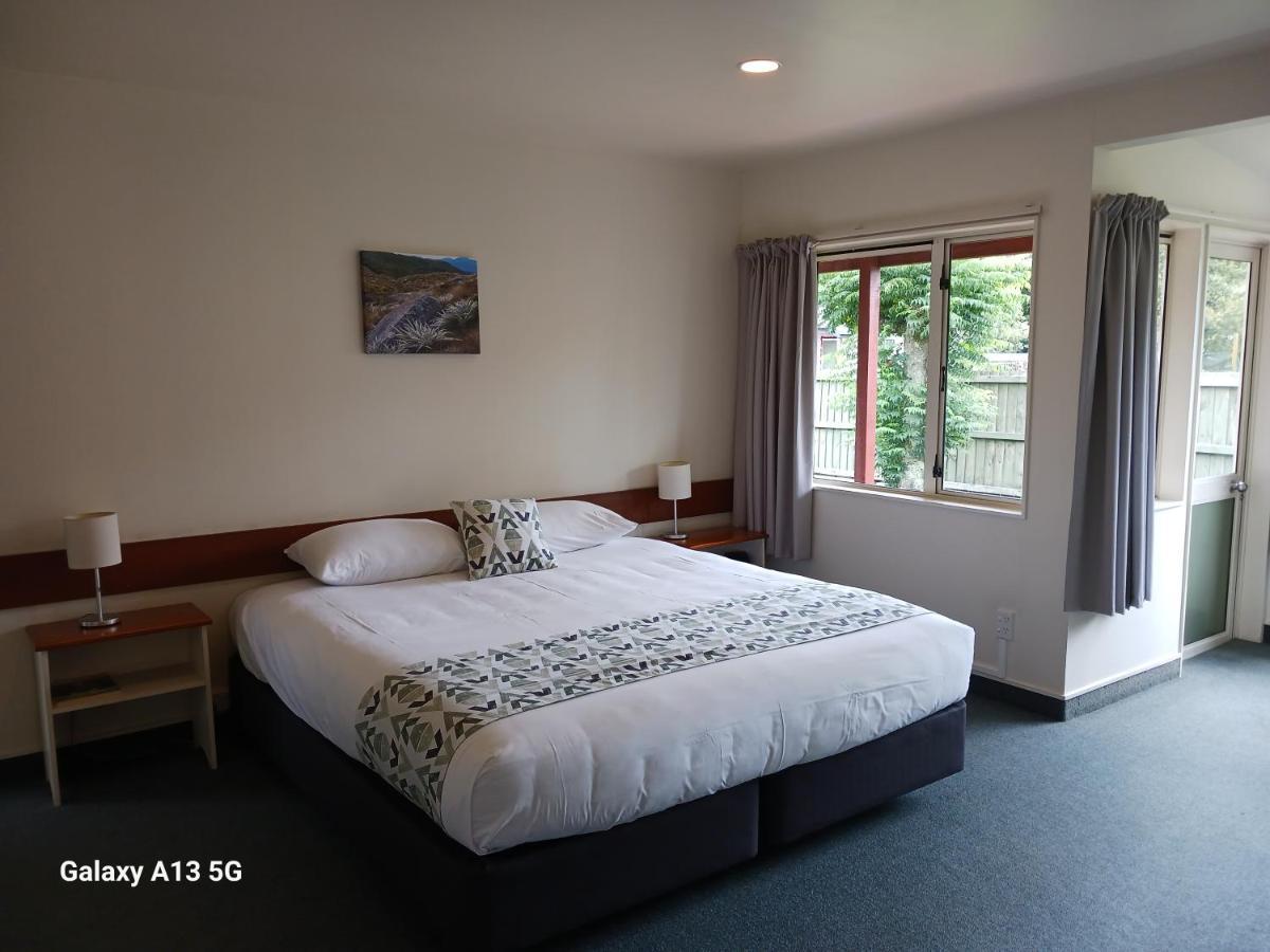 Anatoki Lodge Motel Takaka Eksteriør billede