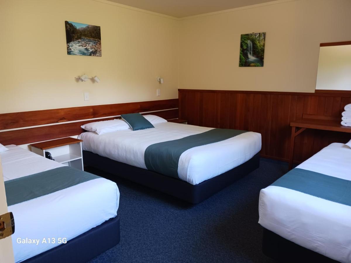 Anatoki Lodge Motel Takaka Eksteriør billede